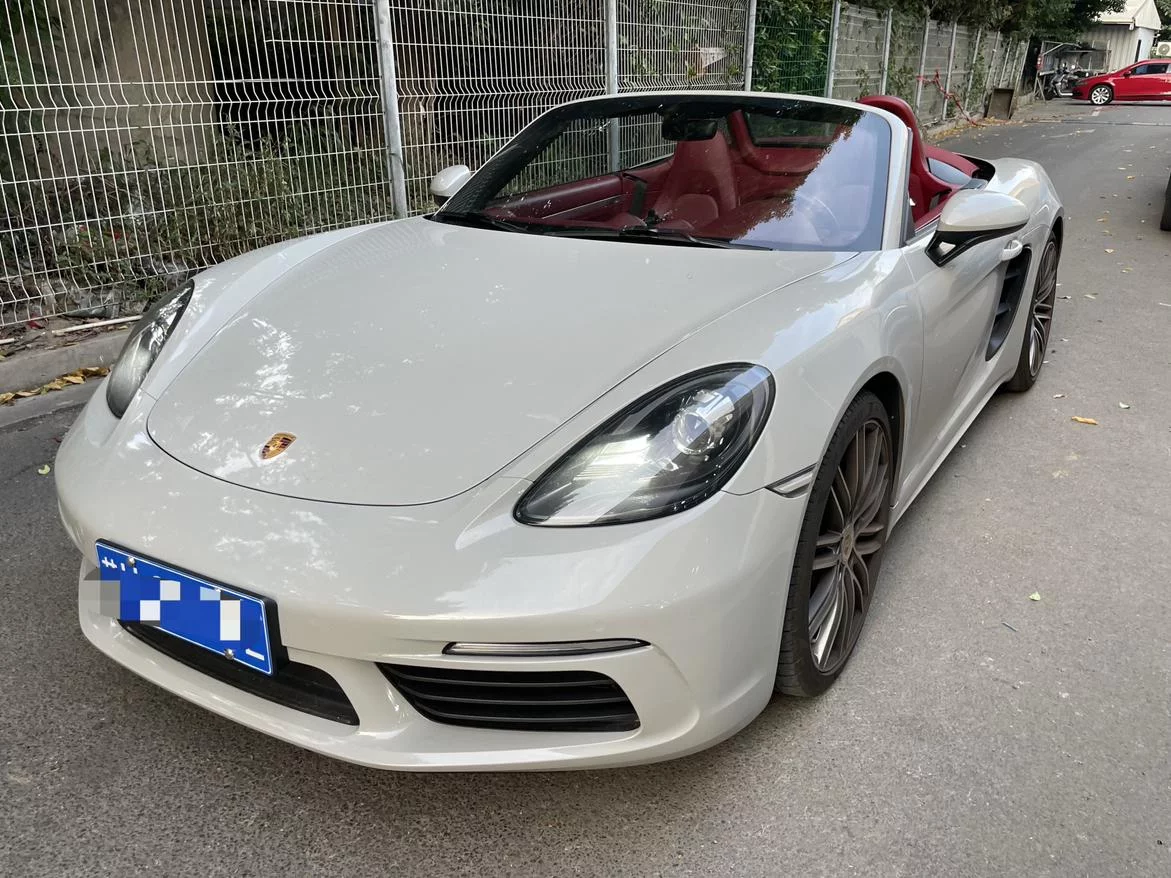 PORSCHE 718