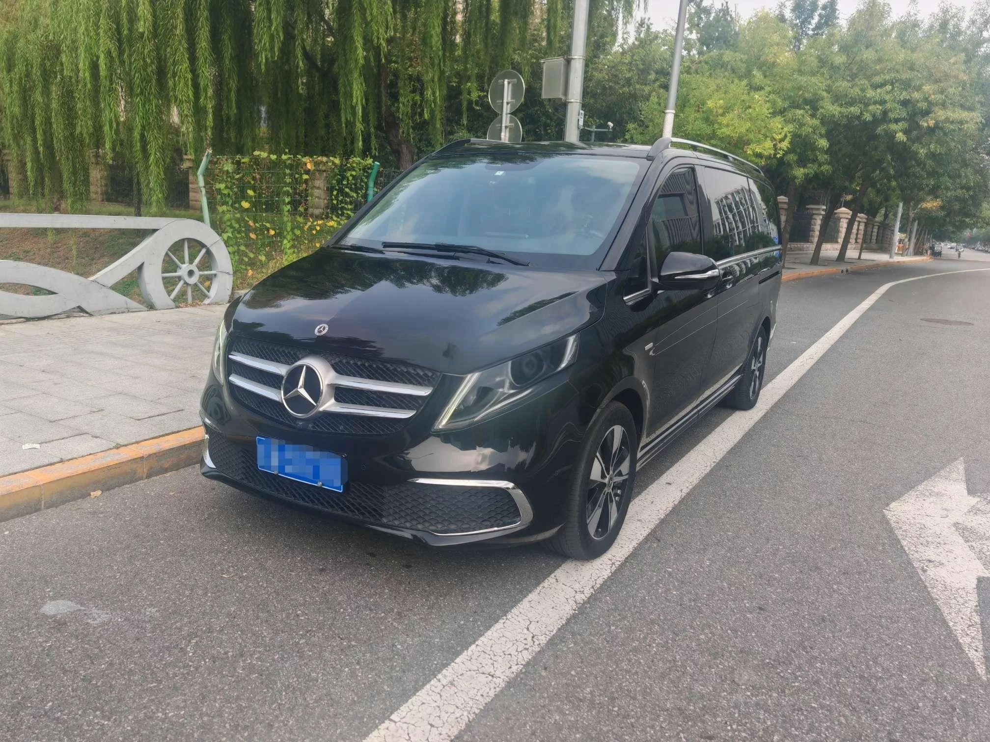 MERCEDES-BENZ V-CLASS