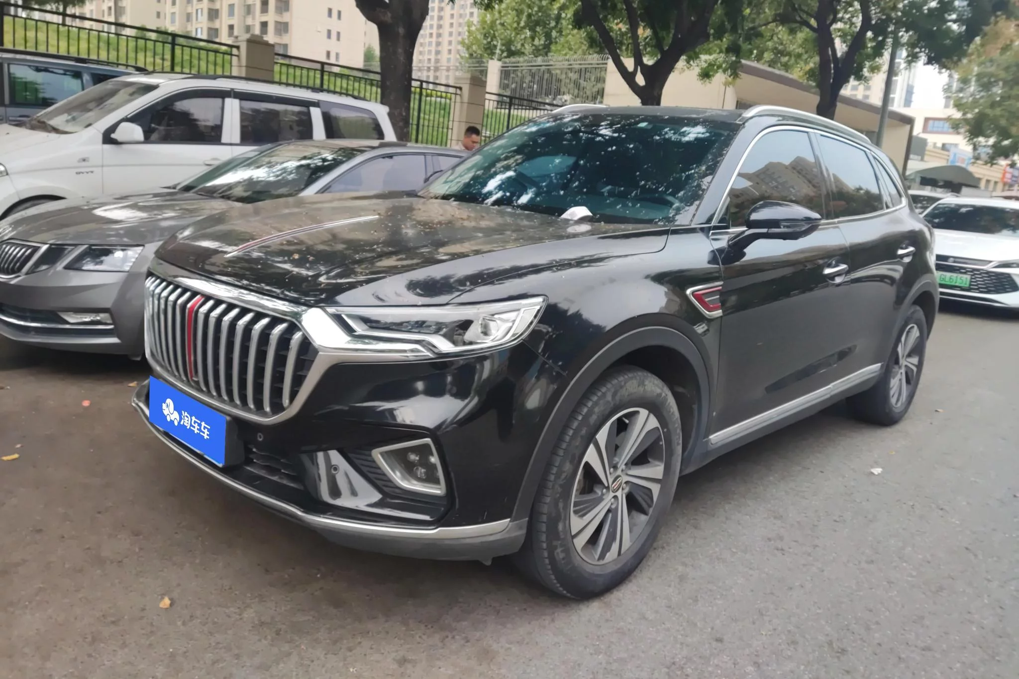 Hongqi HS5