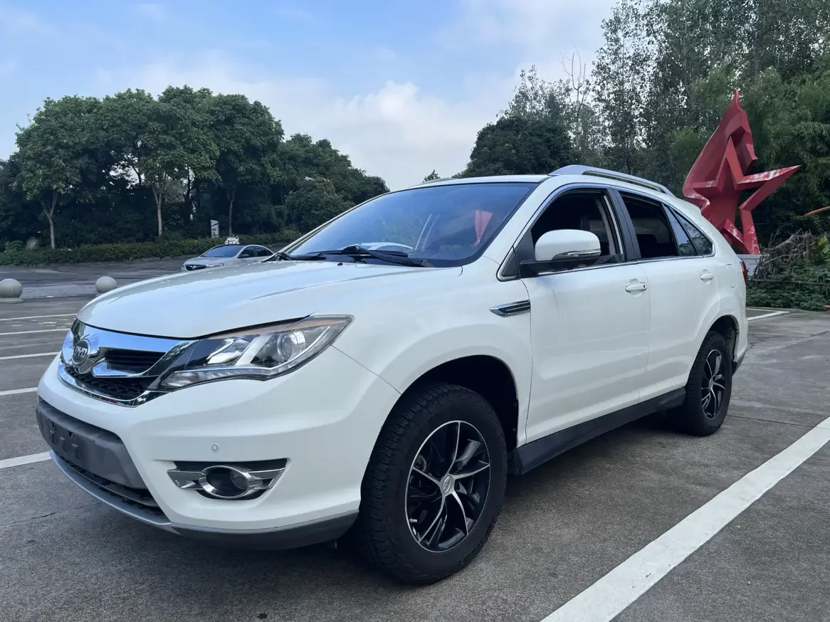 BYD S7