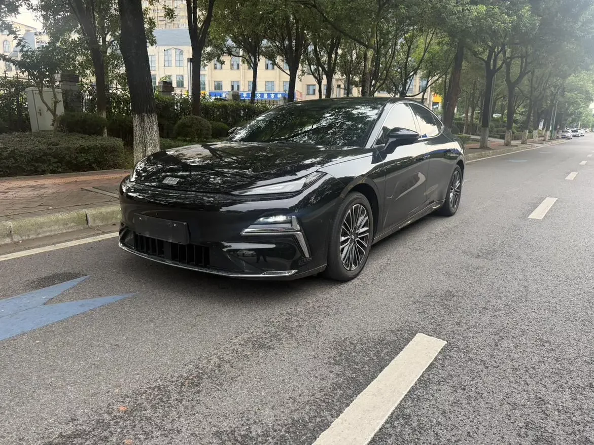 Geely Galaxy Star 8 PHEV