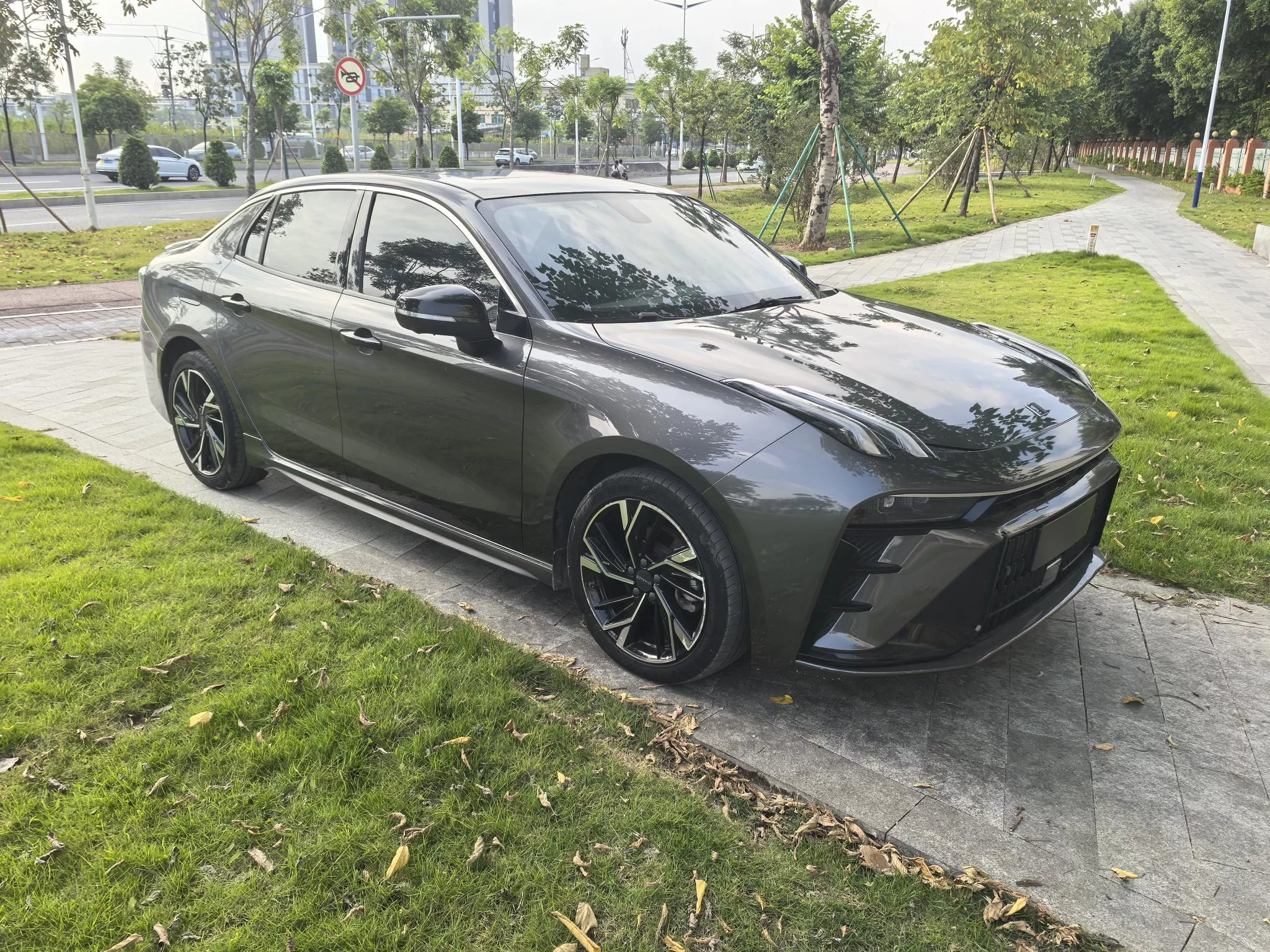 Lynk & Co 03