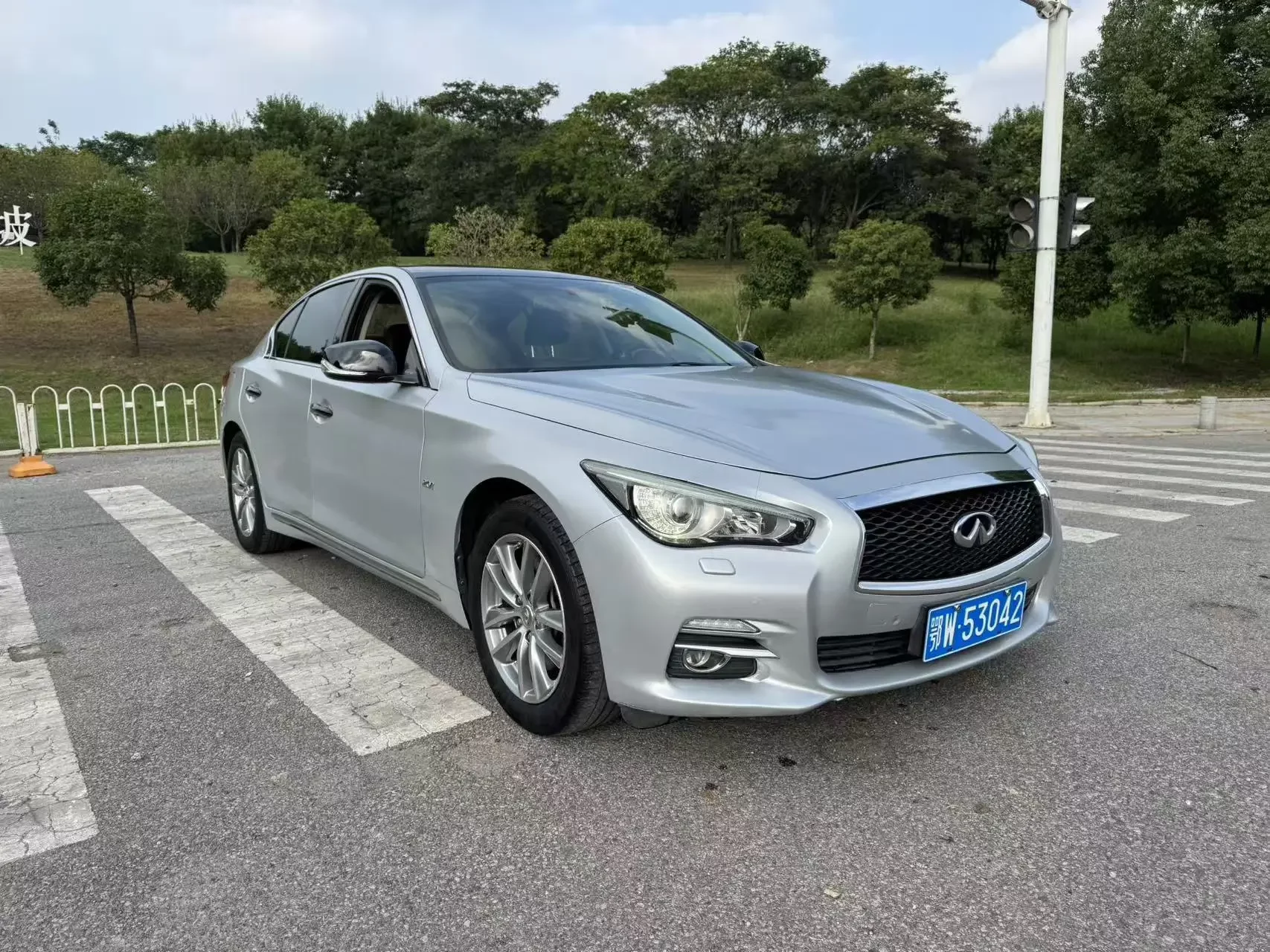 Infiniti Q50L