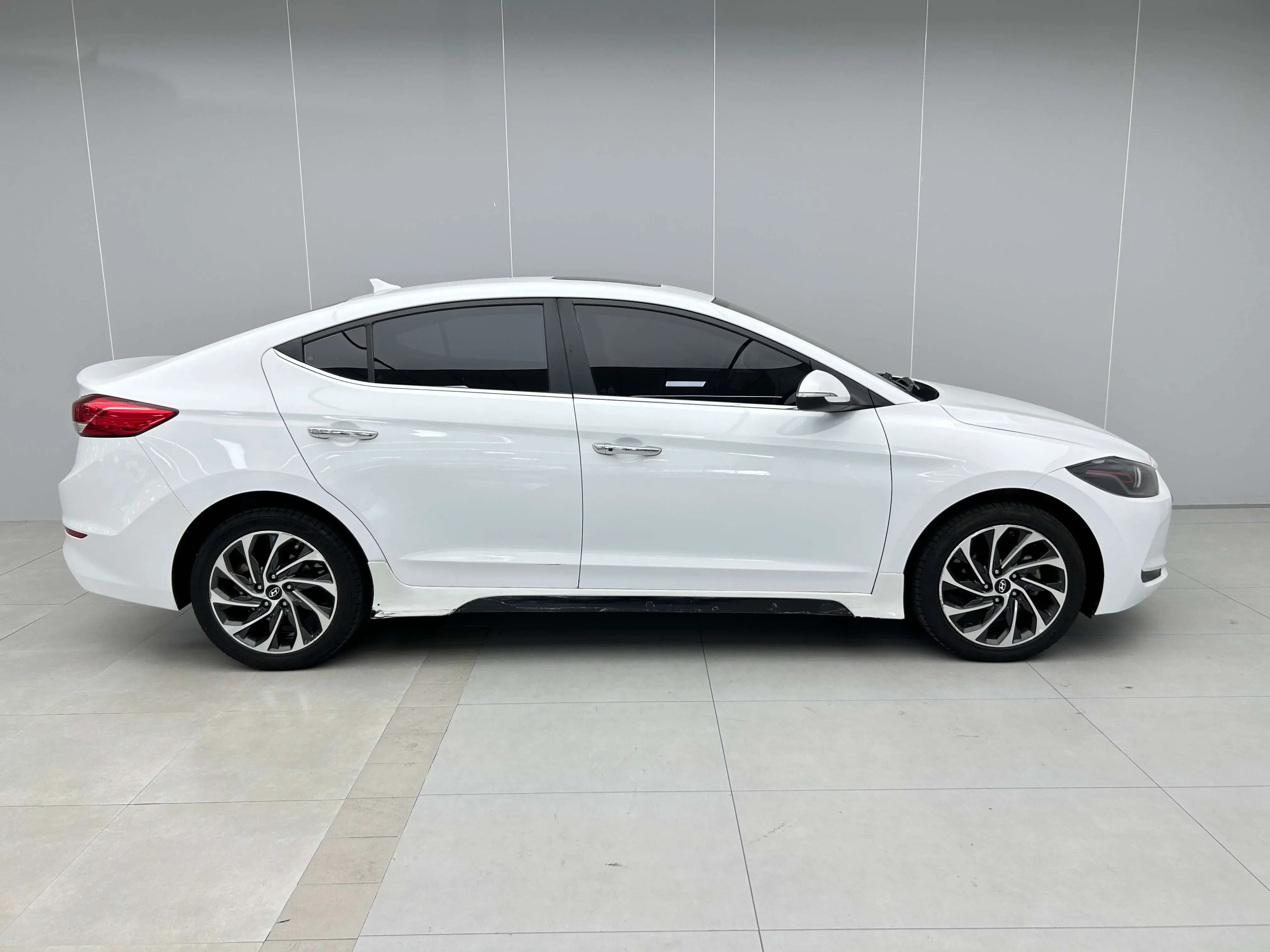 Hyundai Elantra Lingdong