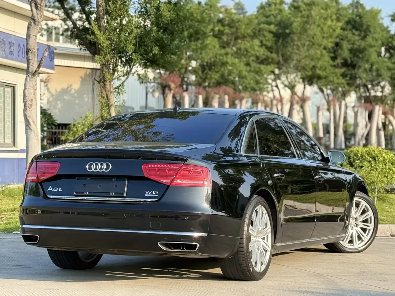 Audi A8