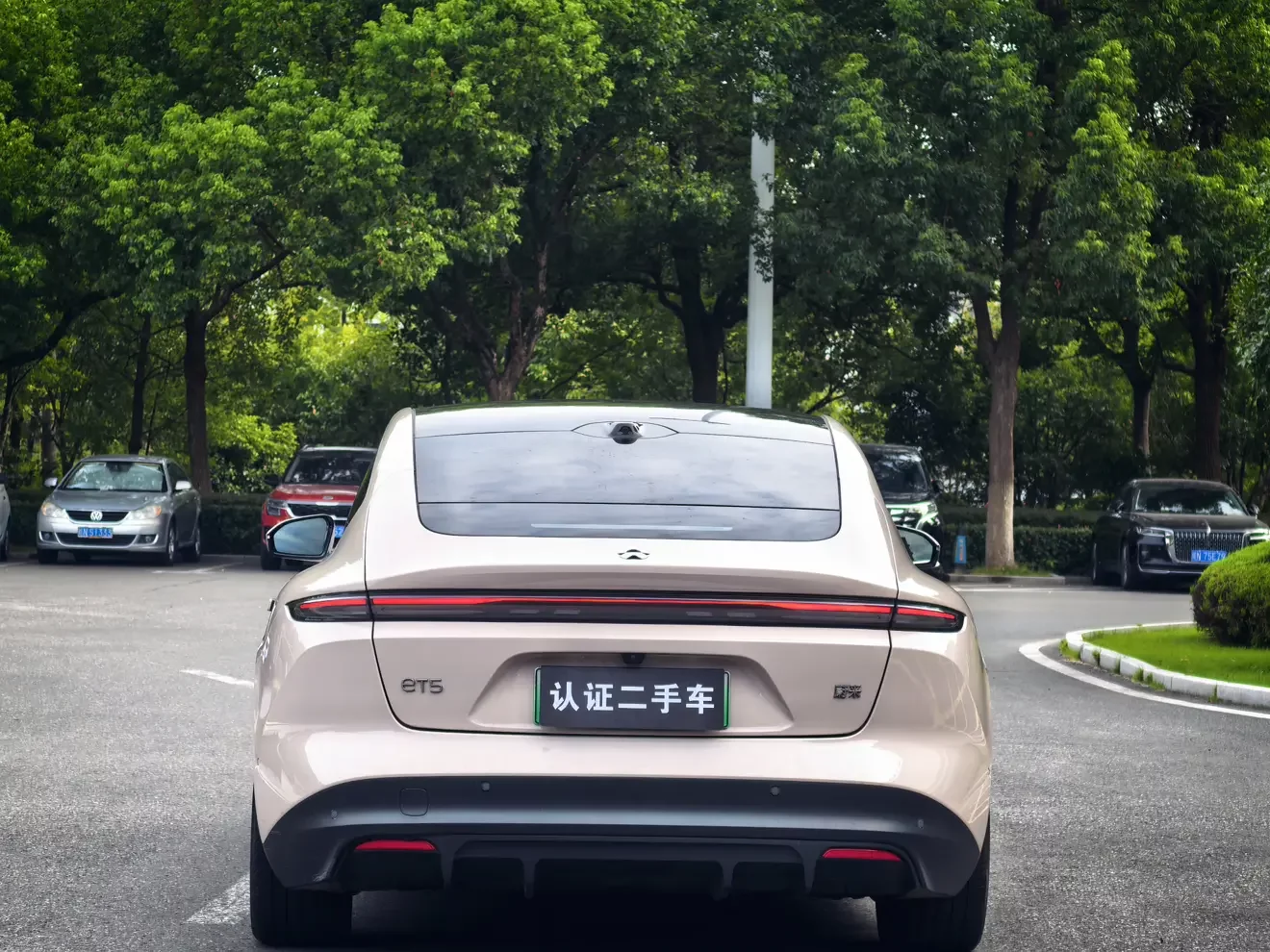 NIO ET5