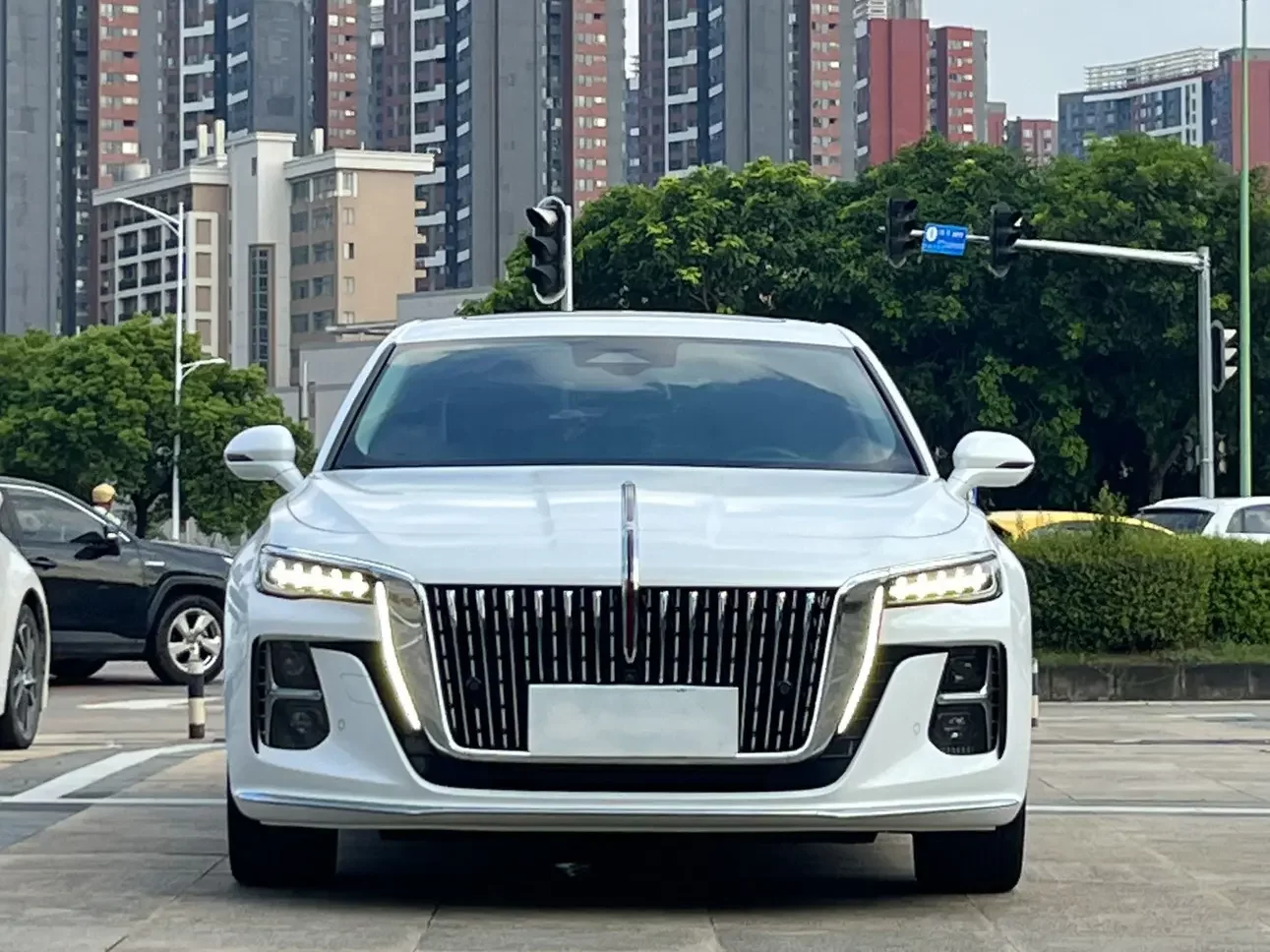 Hongqi H5