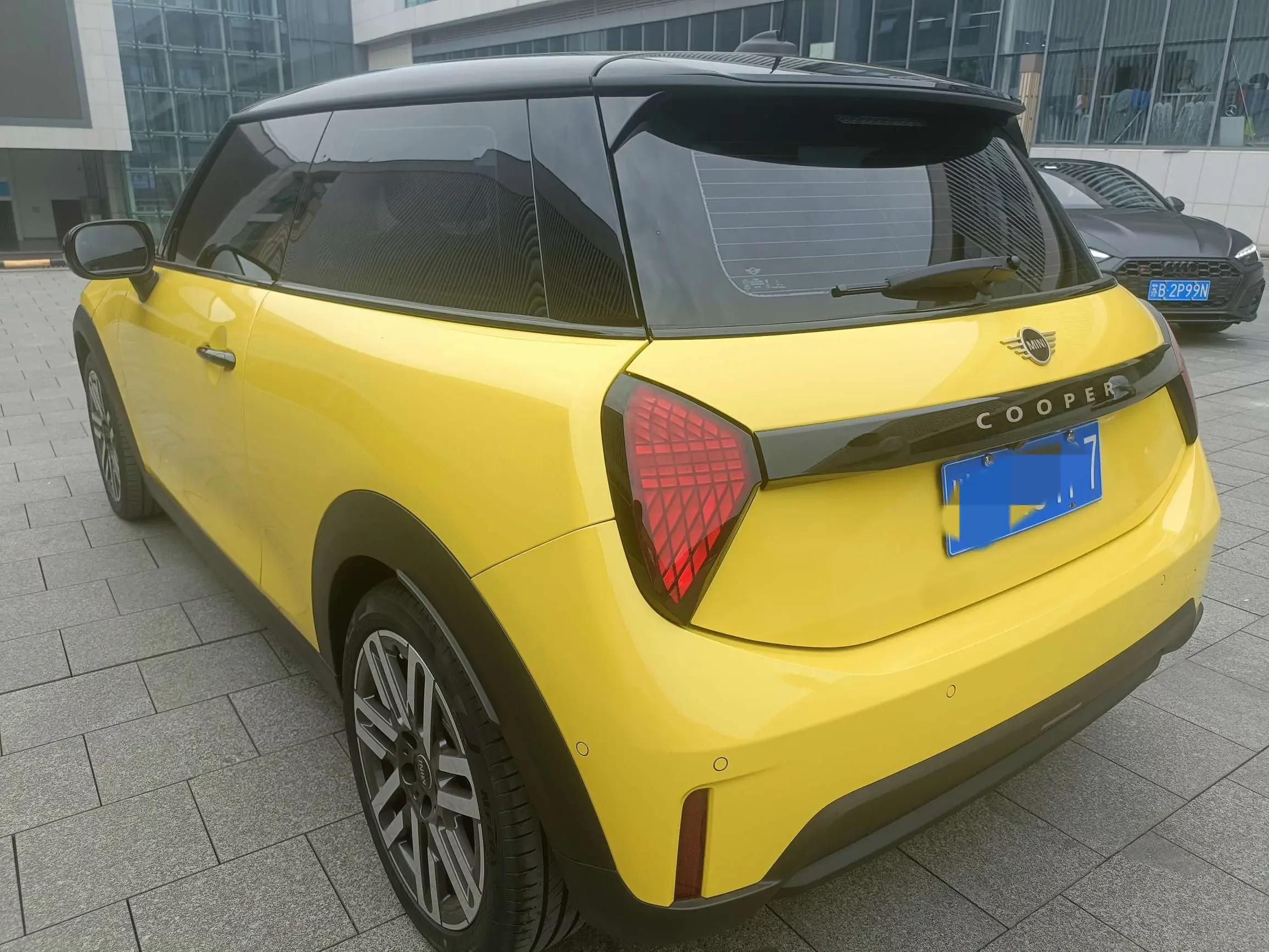 MINI MINI