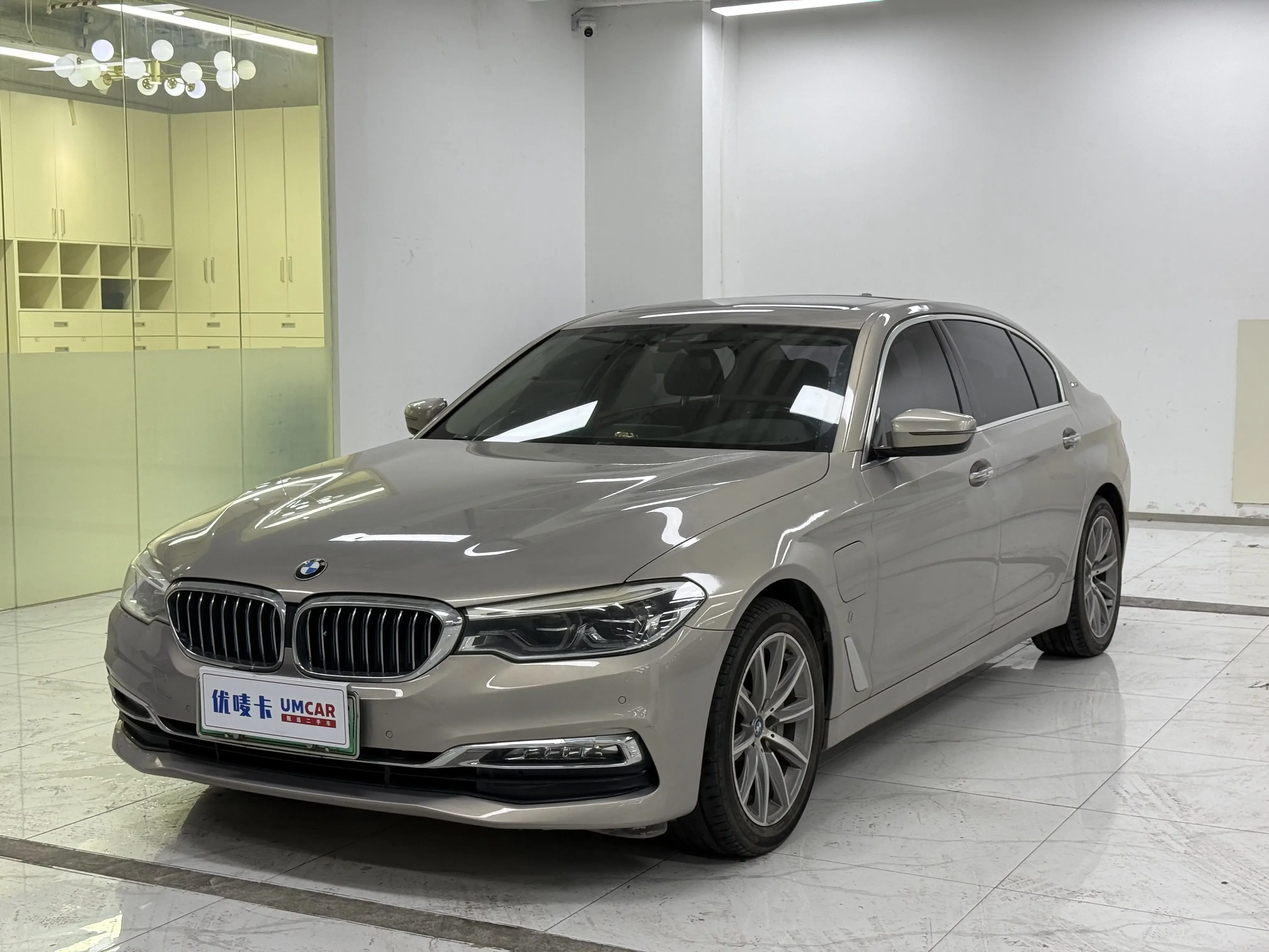 BMW 5 Series PHEV  из Китая