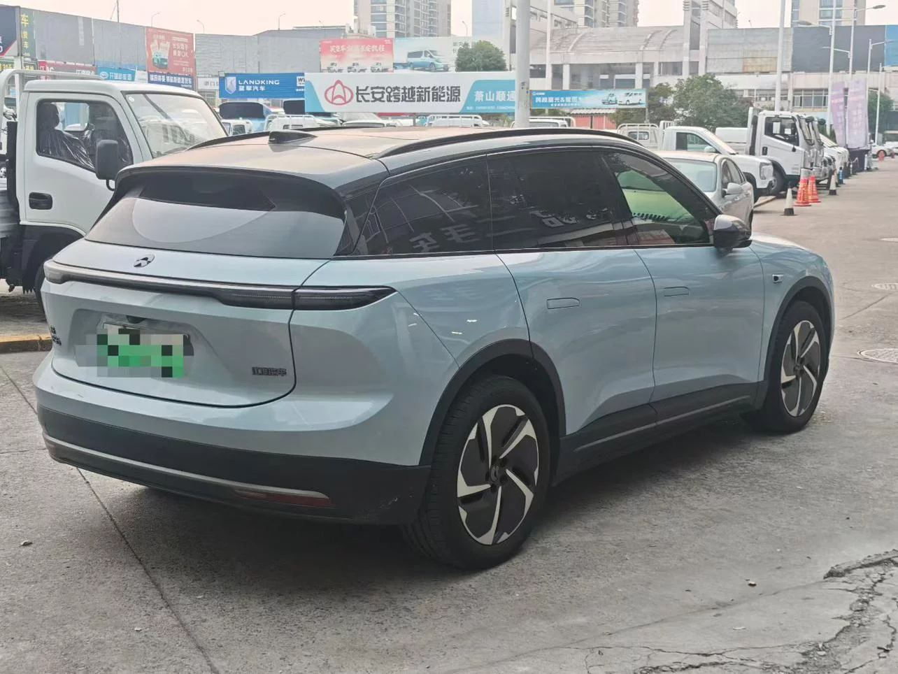 NIO ES6