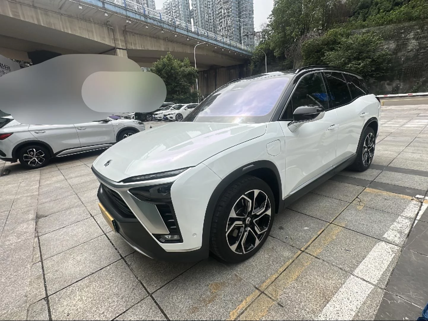 NIO ES8