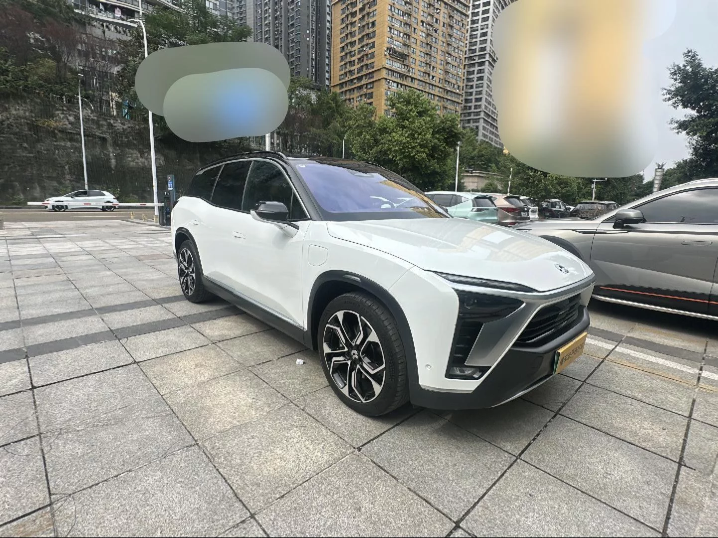 NIO ES8