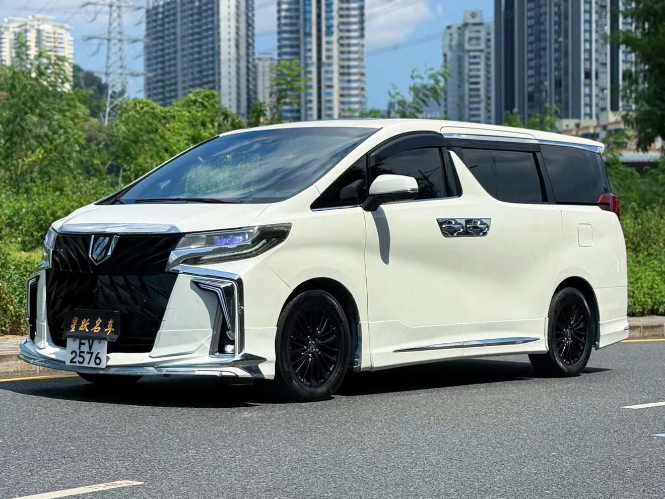Toyota Crown Wellfire
