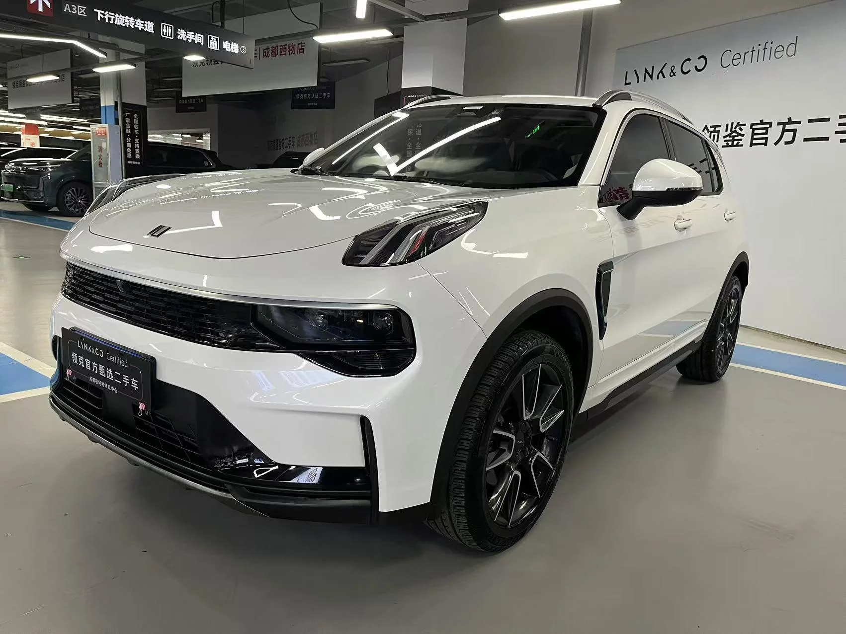 Lynk & Co 01