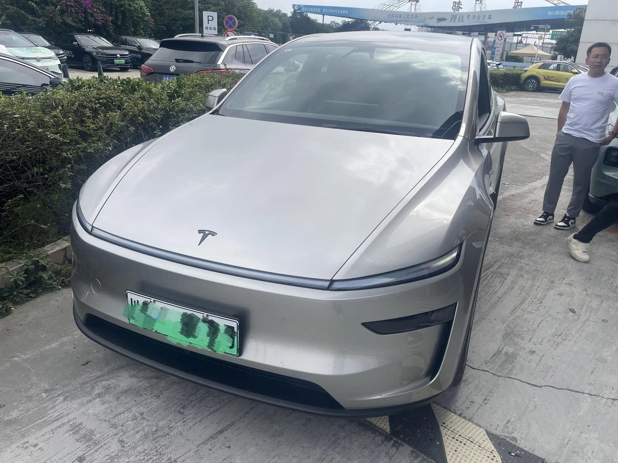 Tesla Model Y L