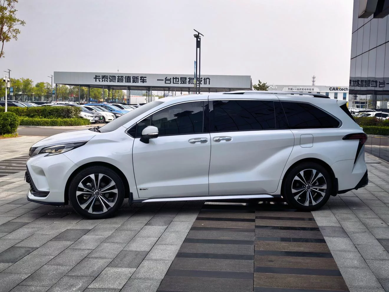 TOYOTA GRANVIA