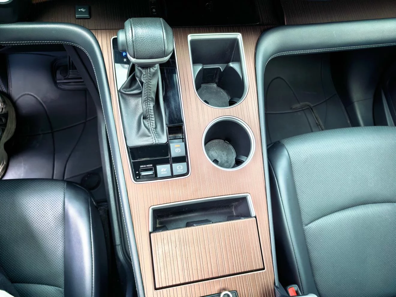 TOYOTA GRANVIA