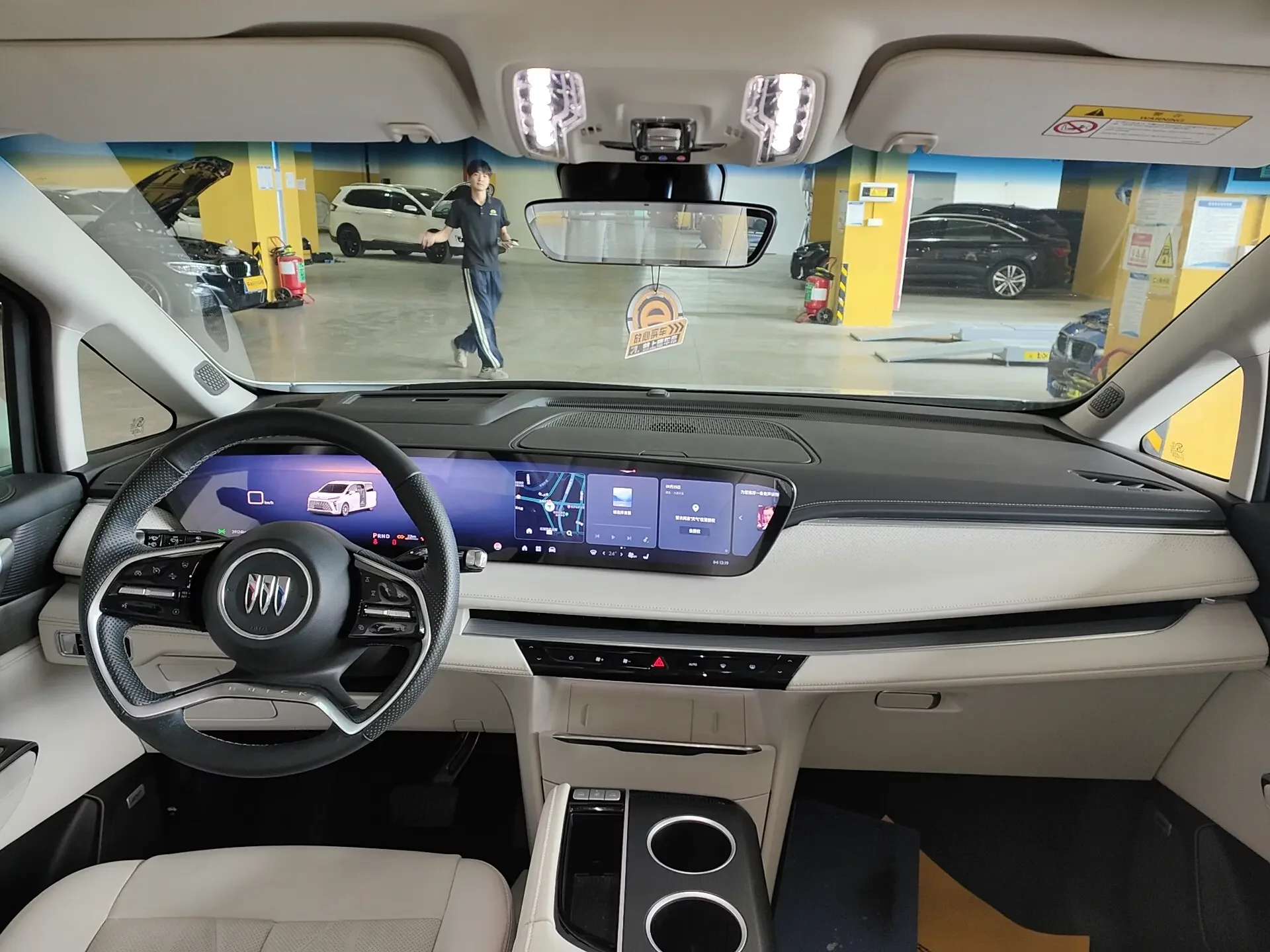 Buick GL8 PHEV