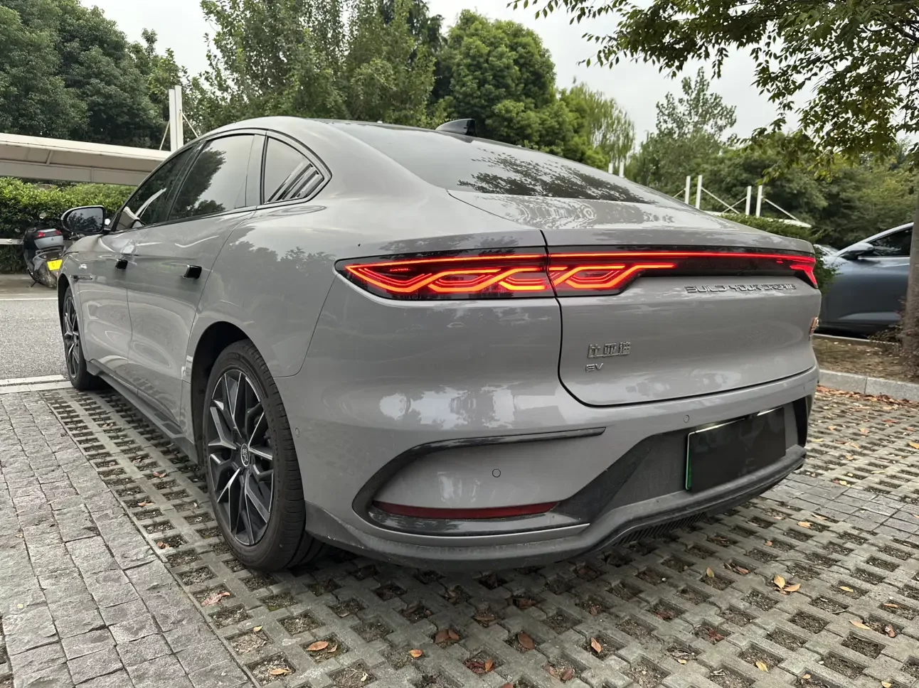 BYD Han EV