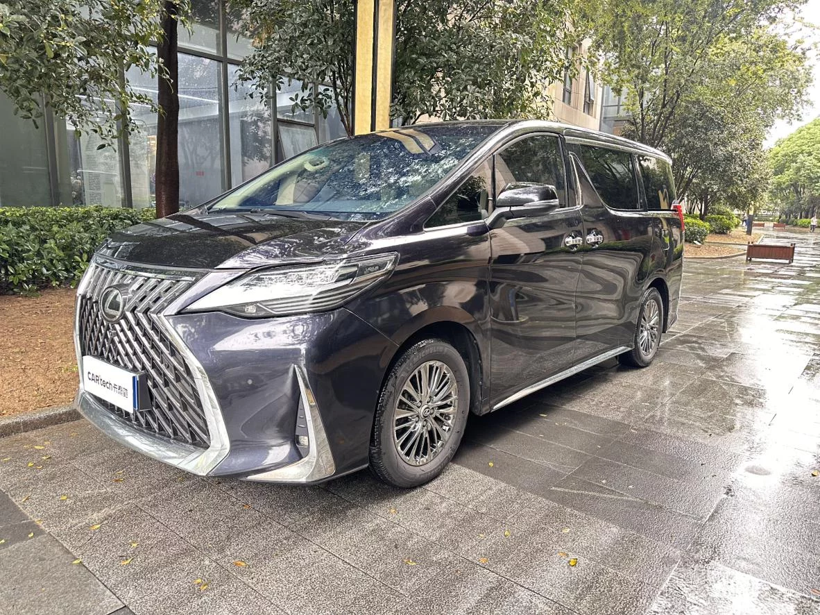 Toyota Crown Wellfire