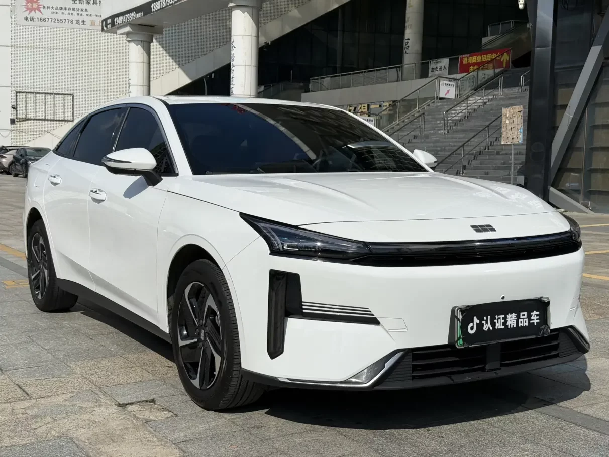 Geely Galaxy L6