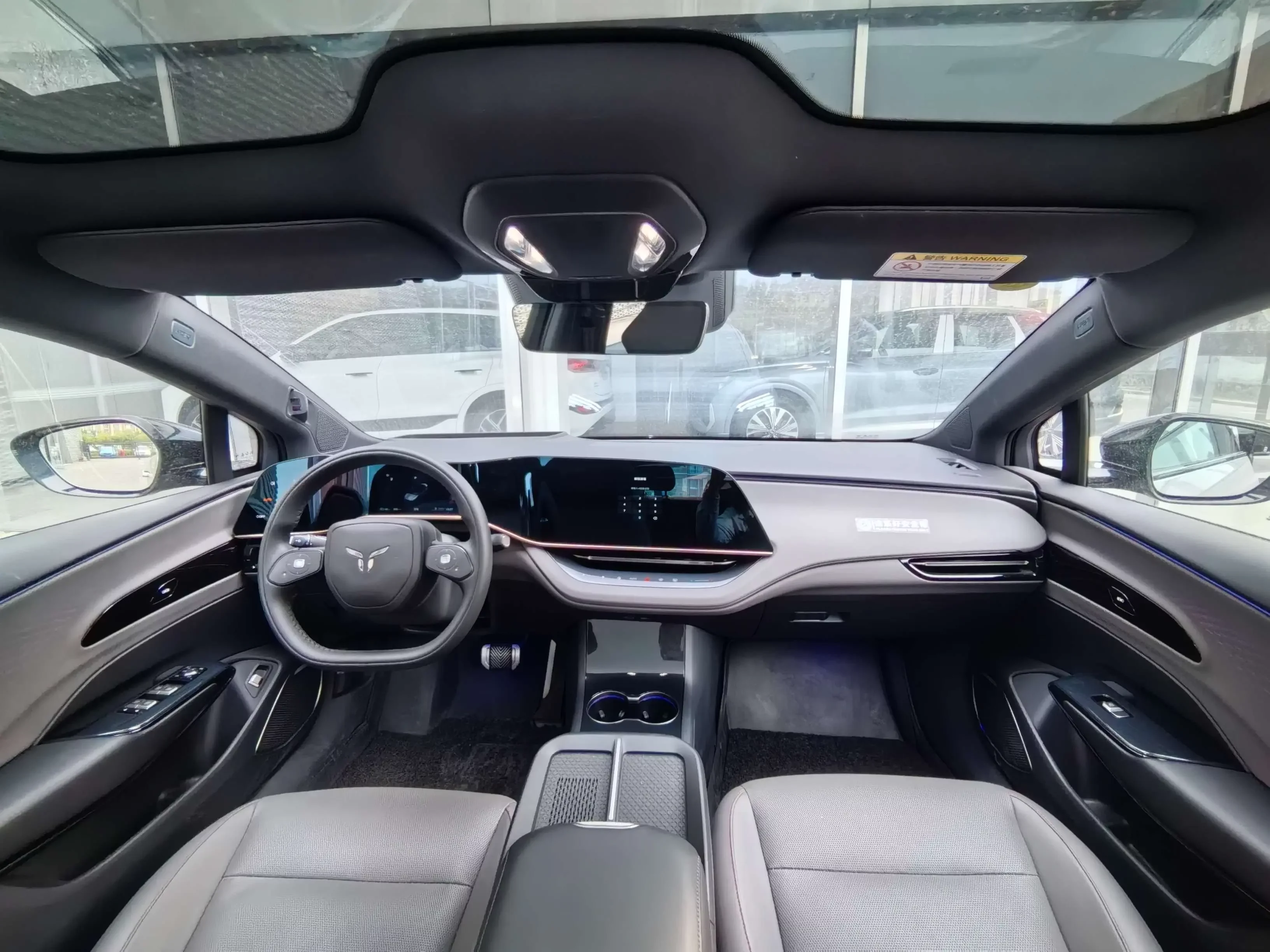Hongqi EH7