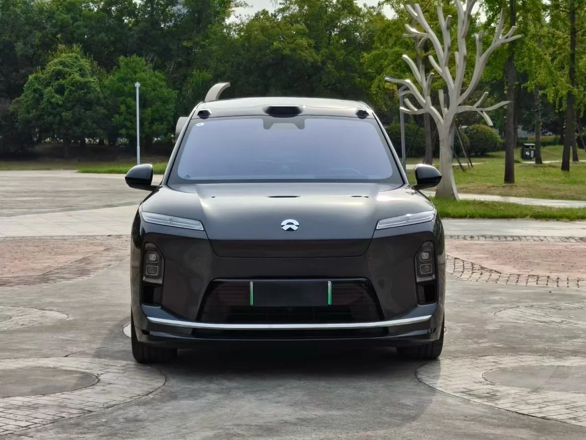 NIO ES8