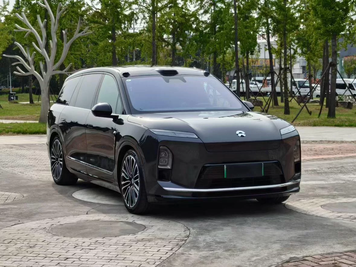 NIO ES8