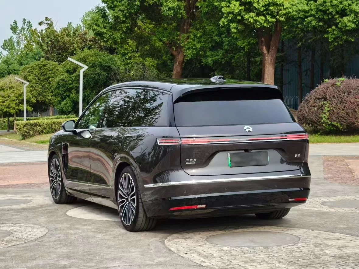 NIO ES8