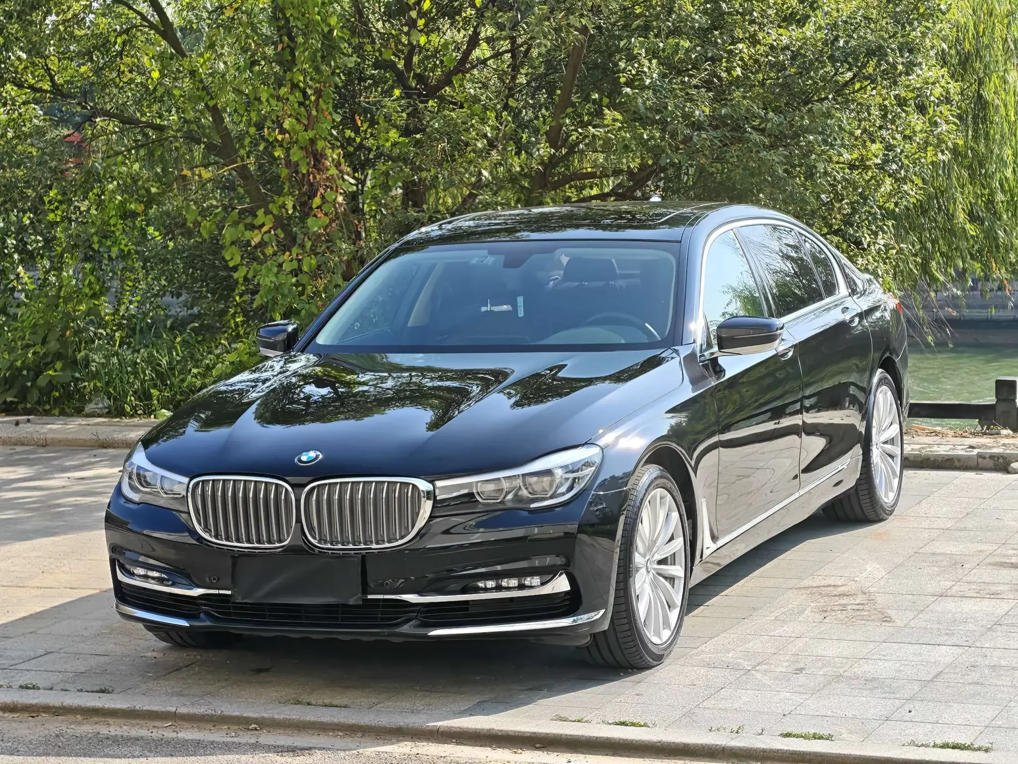 BMW 7 Series  из Китая