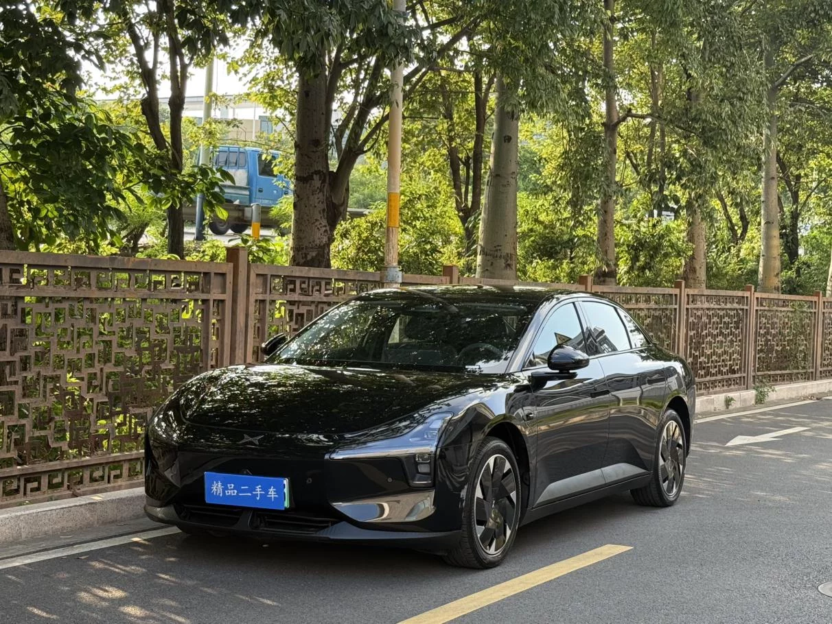 XPeng Xiaopeng MONA M03  из Китая