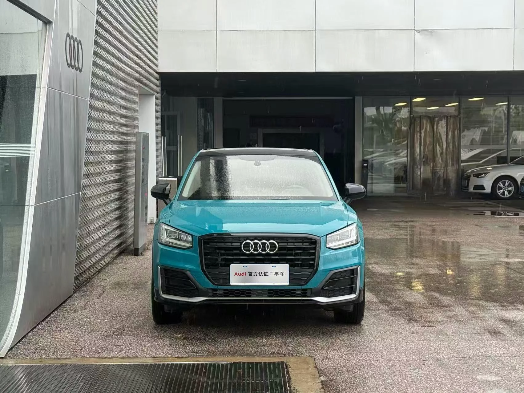 Audi Q2L