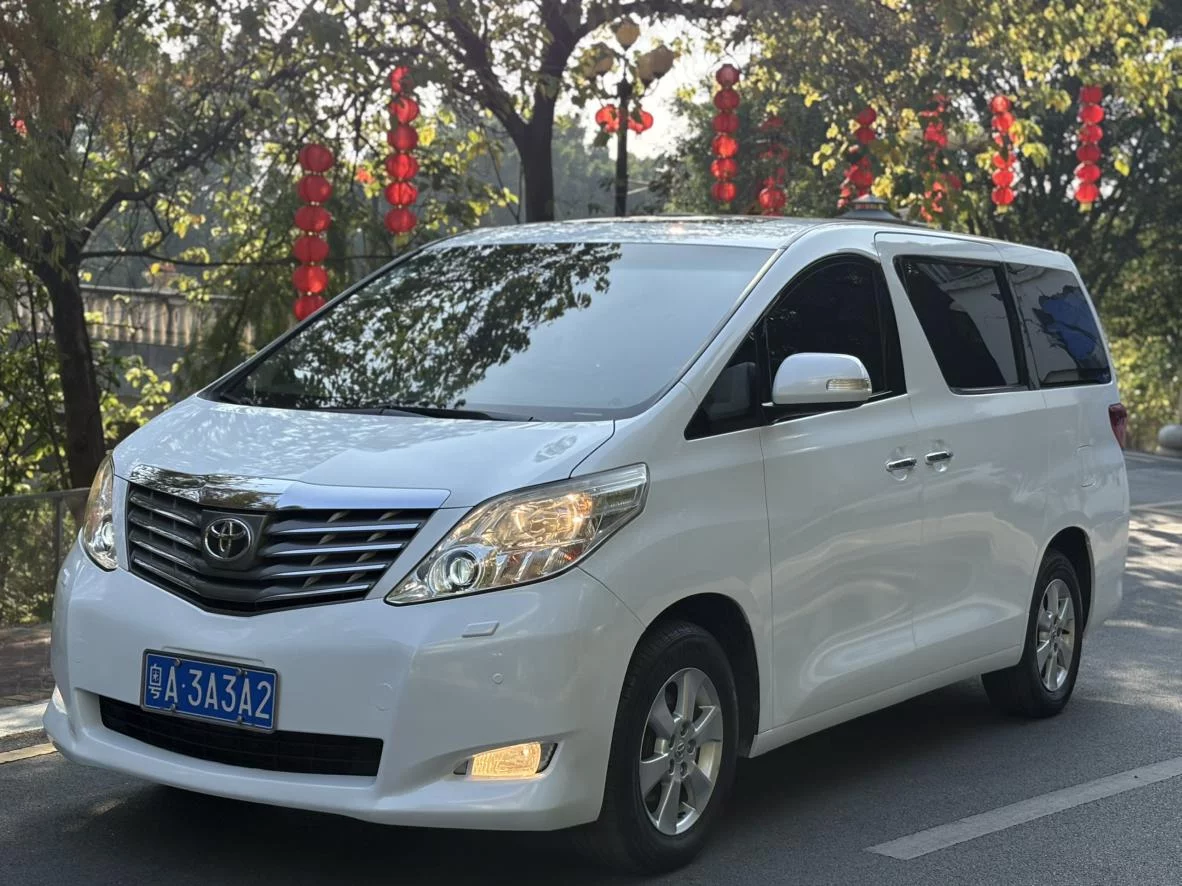 Toyota Alphard  из Китая