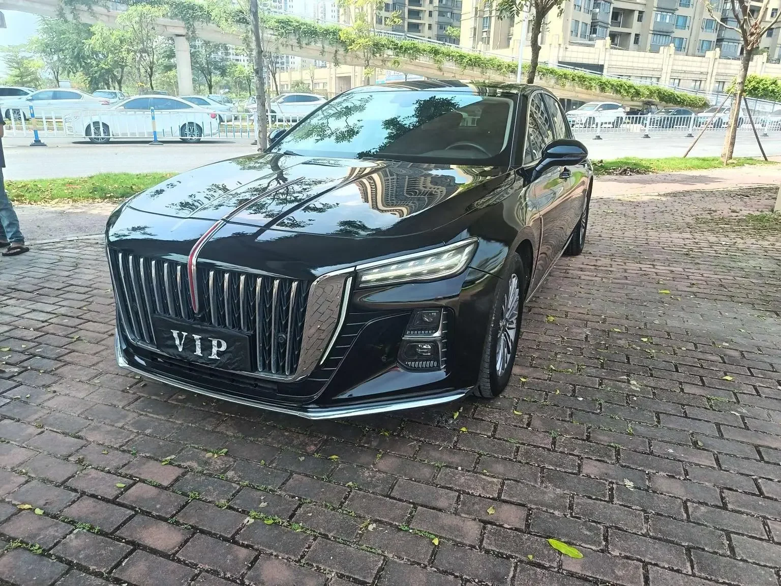 Hongqi H5