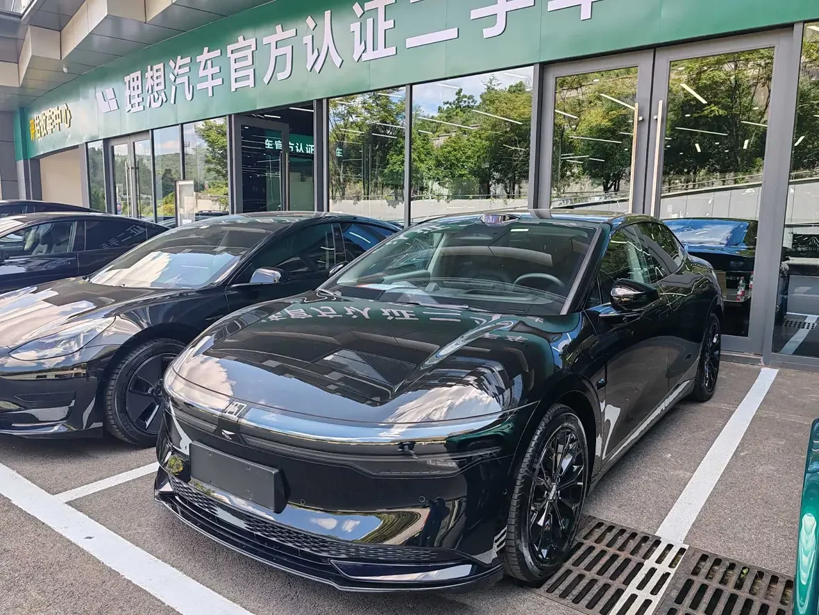 ZEEKR 007