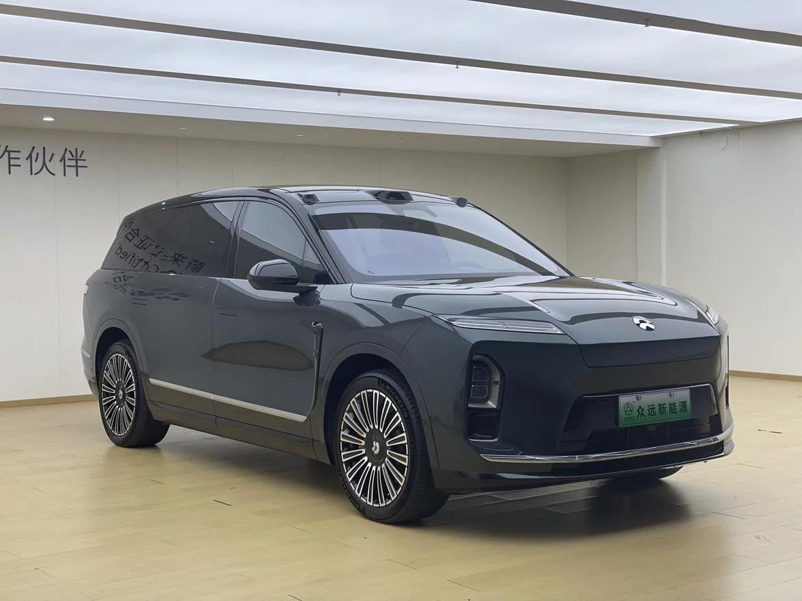 NIO ES8