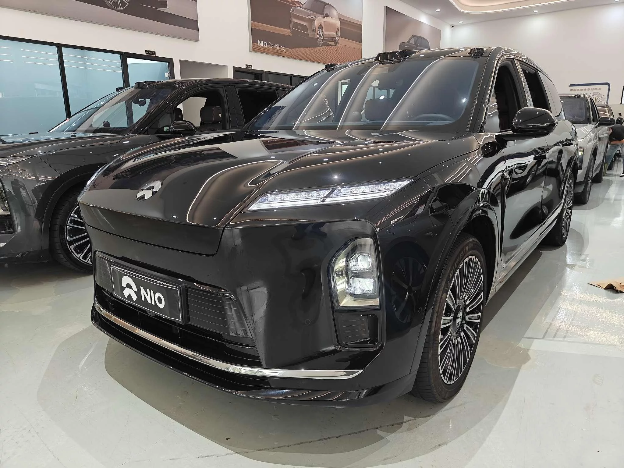 NIO ES8