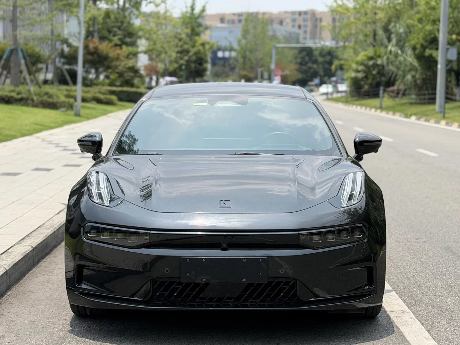 ZEEKR 001