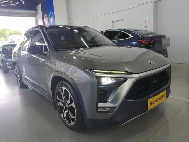 NIO ES8
