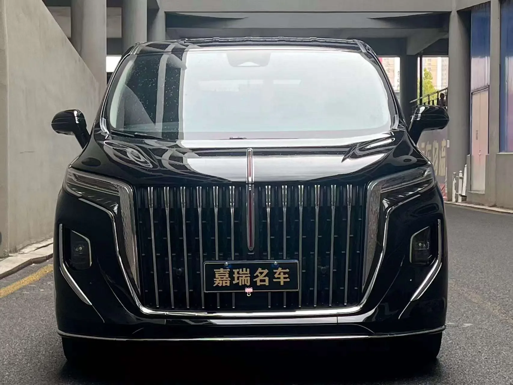 Hongqi HQ9