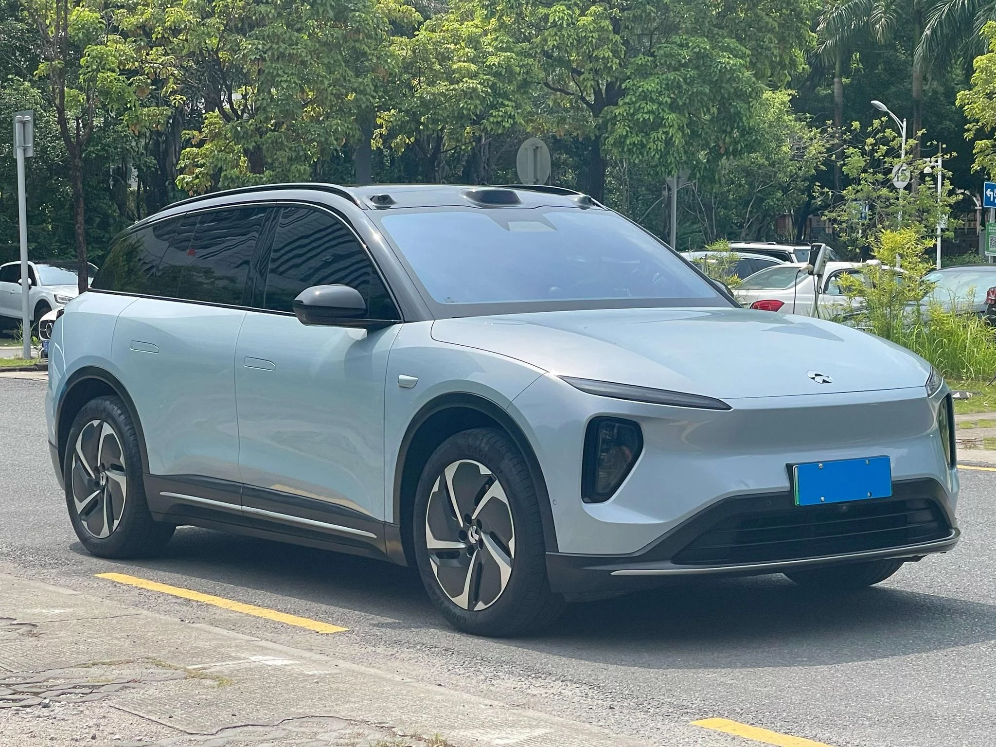NIO ES6