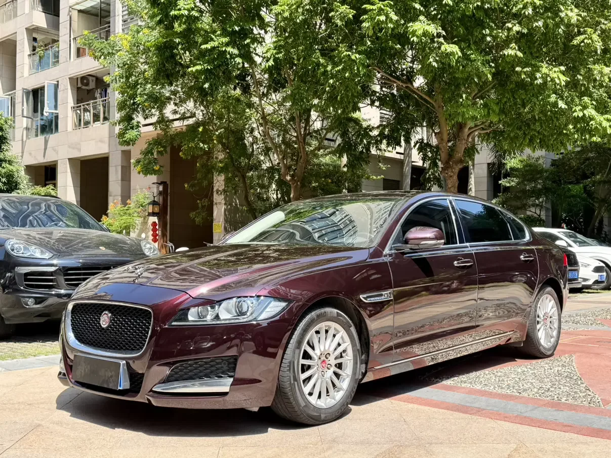 Jaguar XFL