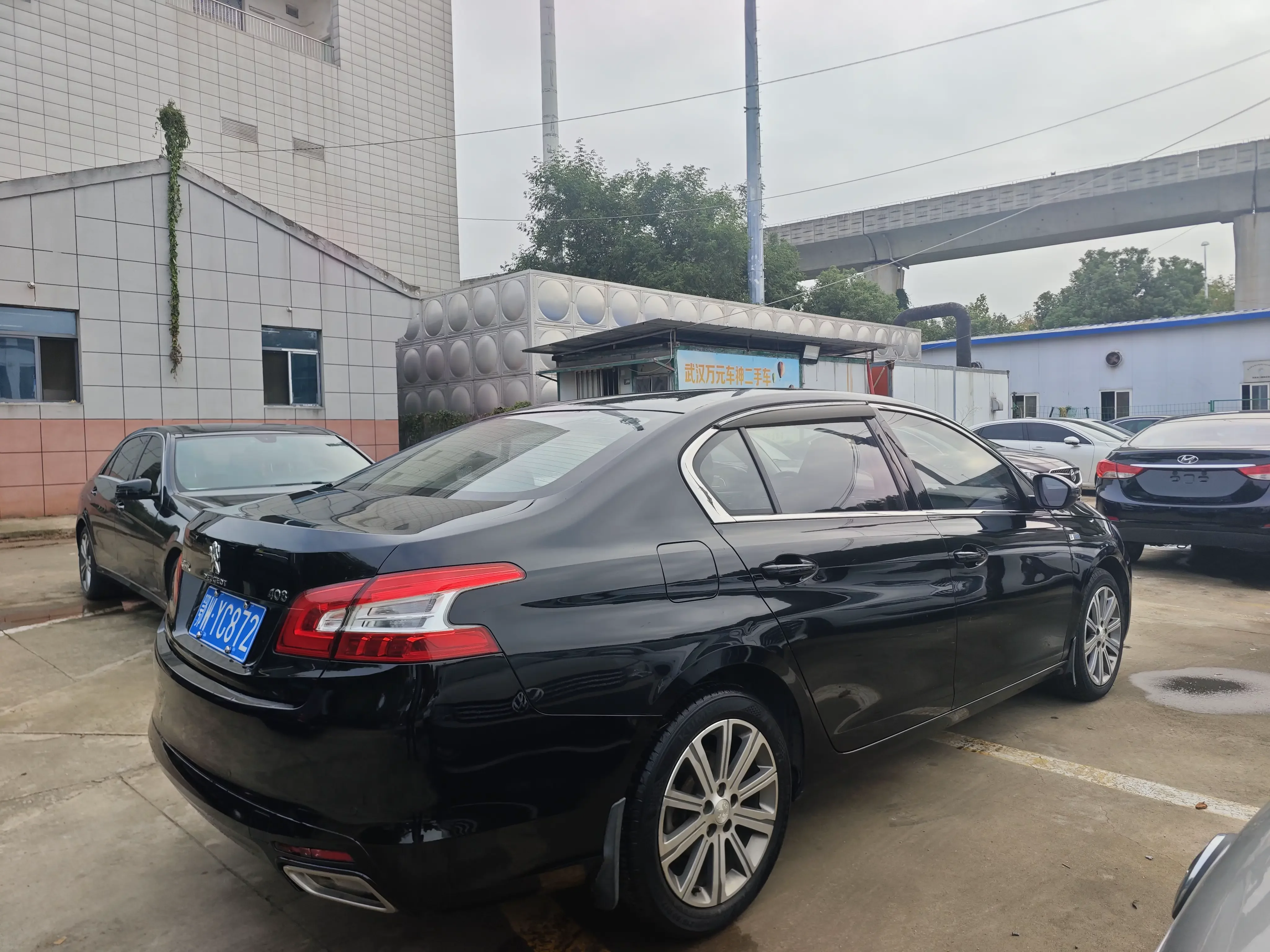 Peugeot 408