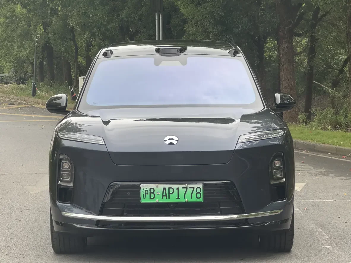 NIO ES8
