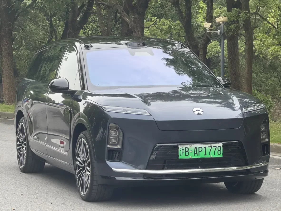 NIO ES8
