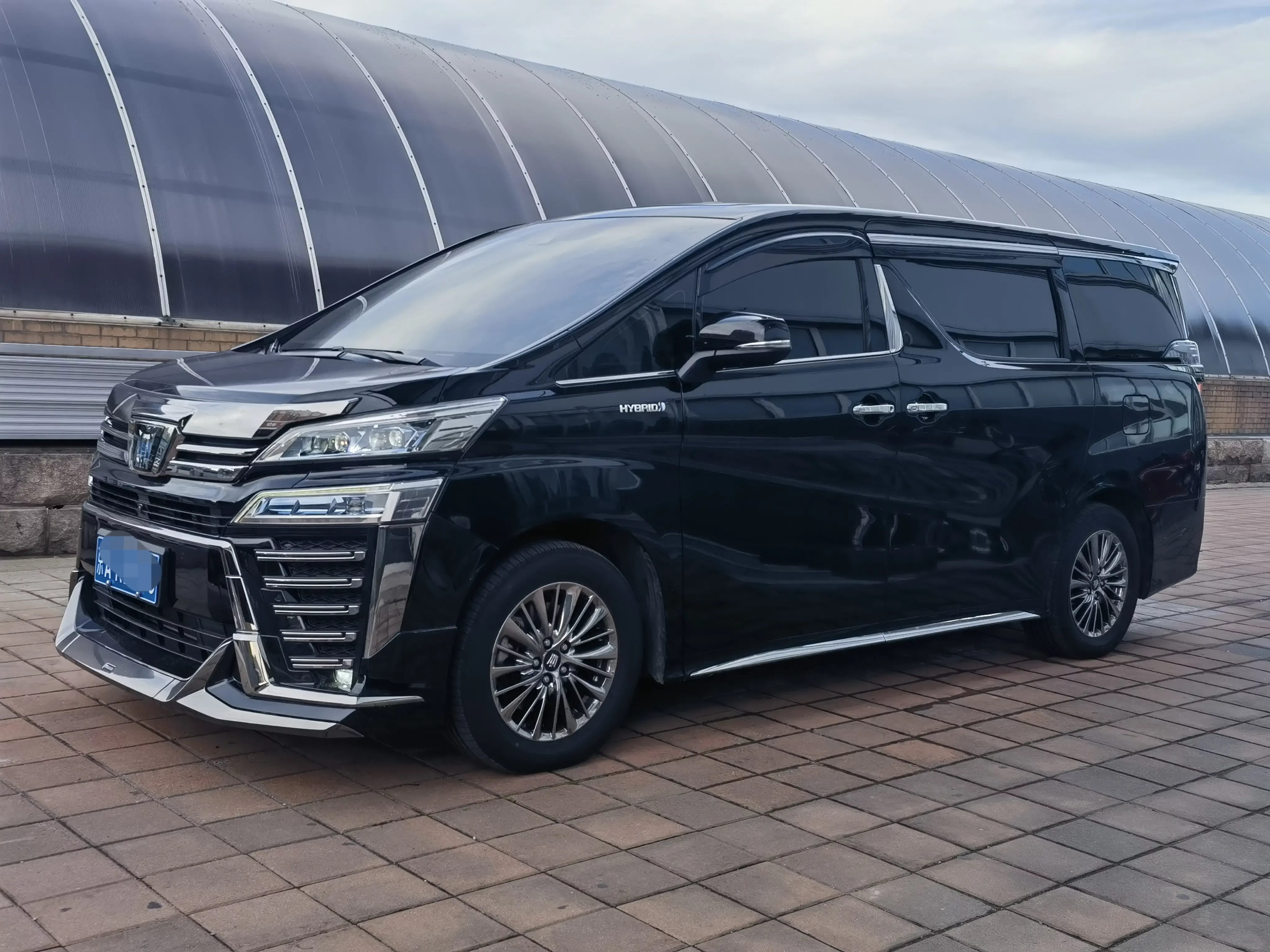 Toyota Crown Wellfire