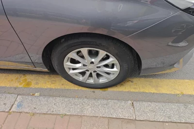 Roewe i5