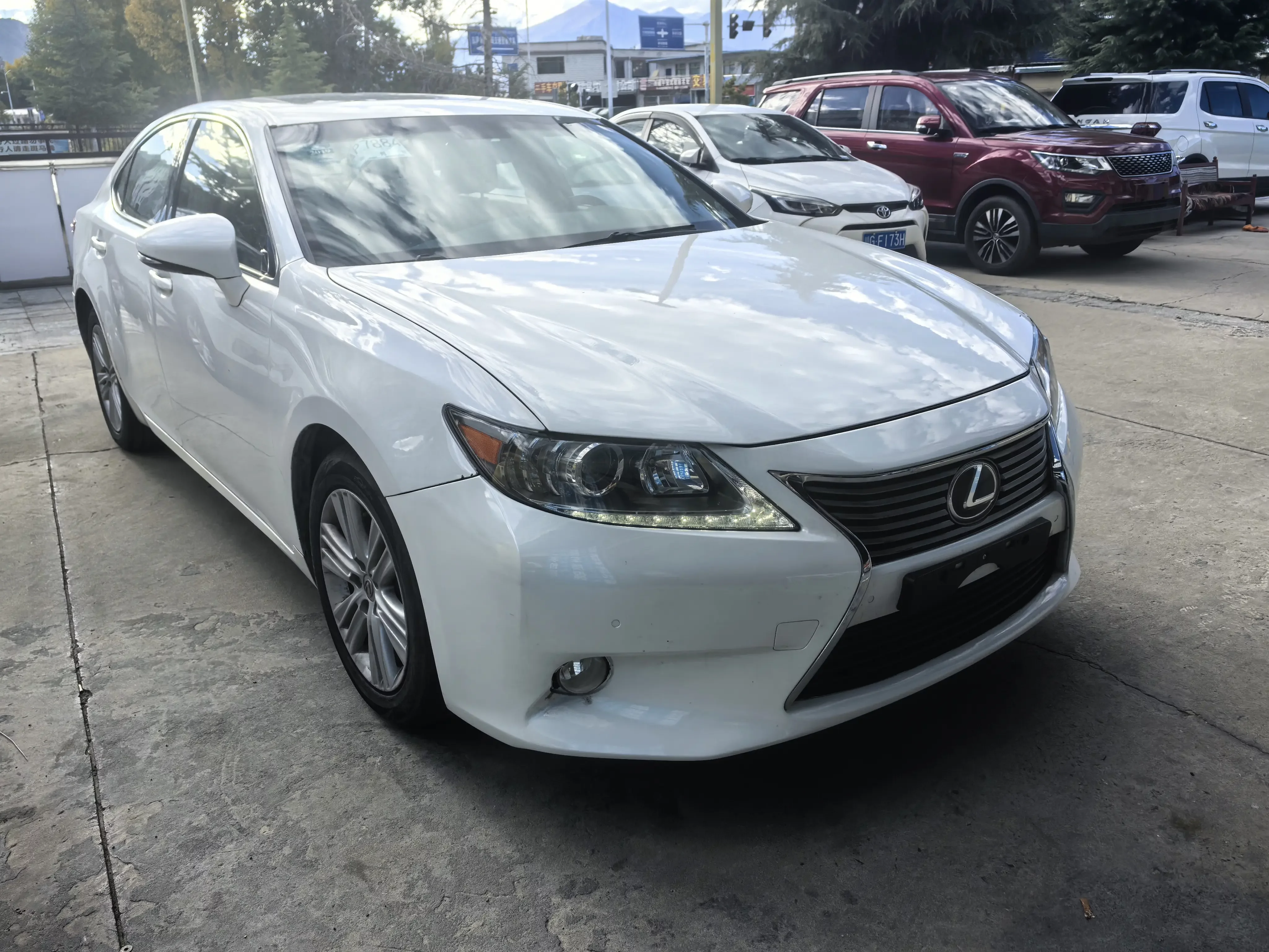 Lexus ES  из Китая