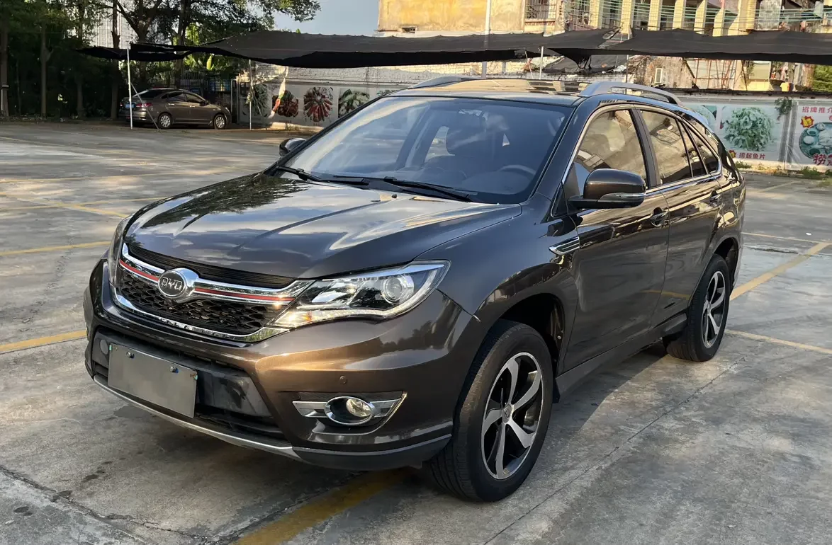 BYD S7