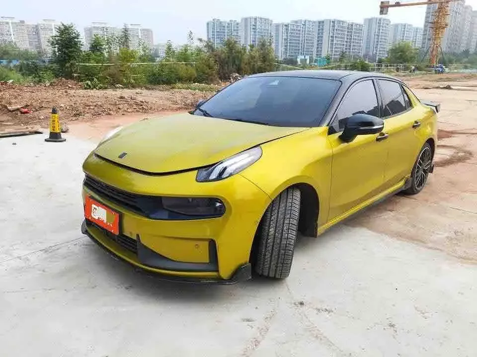 Lynk & Co 03